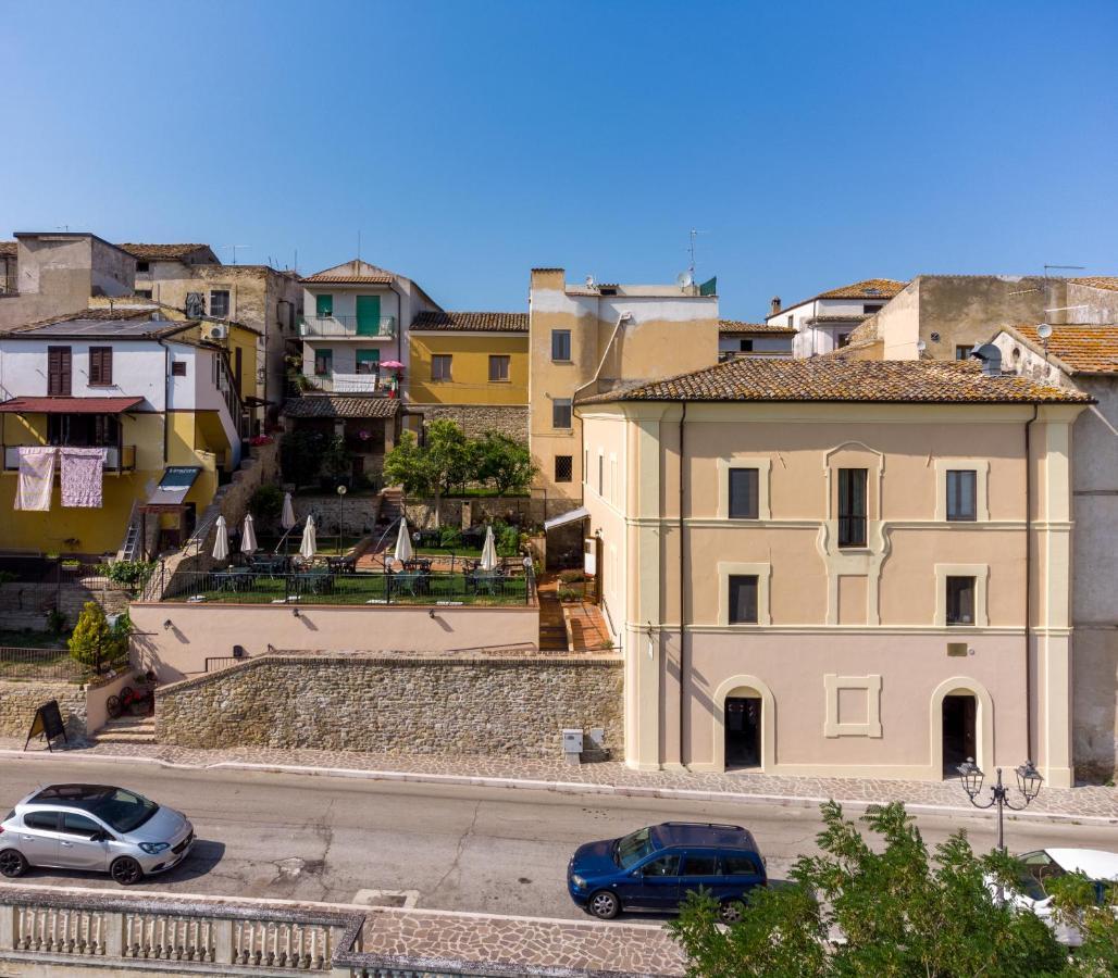 Palazzo Ducale Hotel Castilenti Bagian luar foto