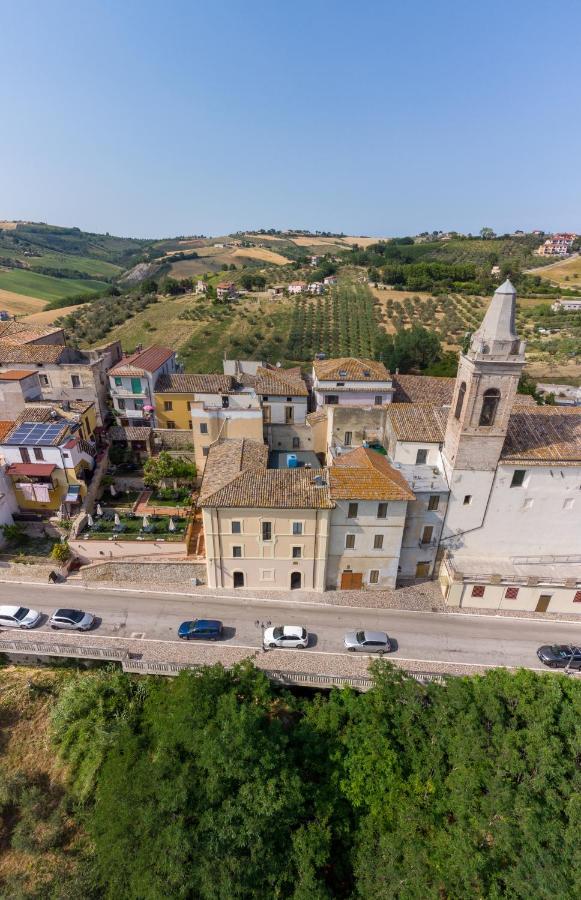 Palazzo Ducale Hotel Castilenti Bagian luar foto